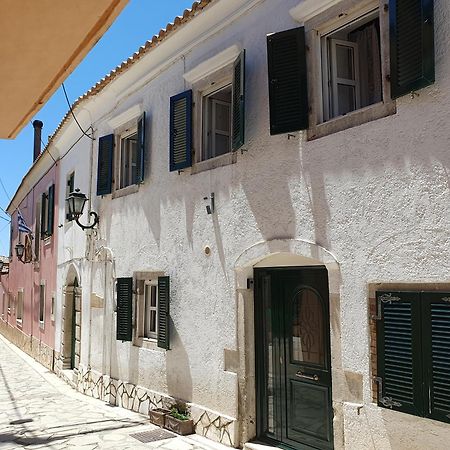 Archontiko Kourkoulos Makrades Luaran gambar