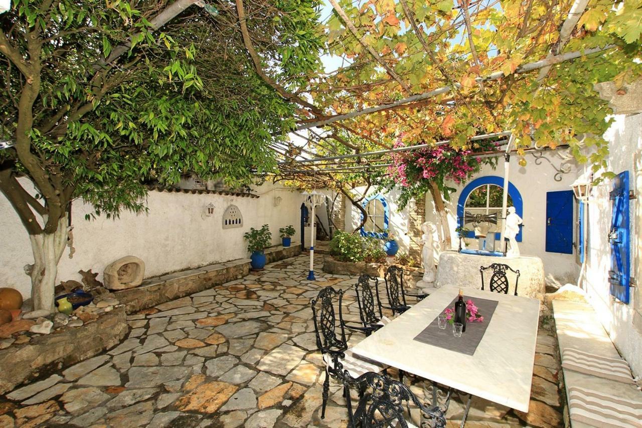 Archontiko Kourkoulos Makrades Luaran gambar