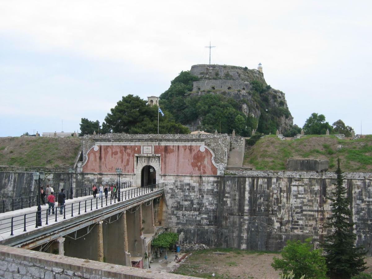Archontiko Kourkoulos Makrades Luaran gambar