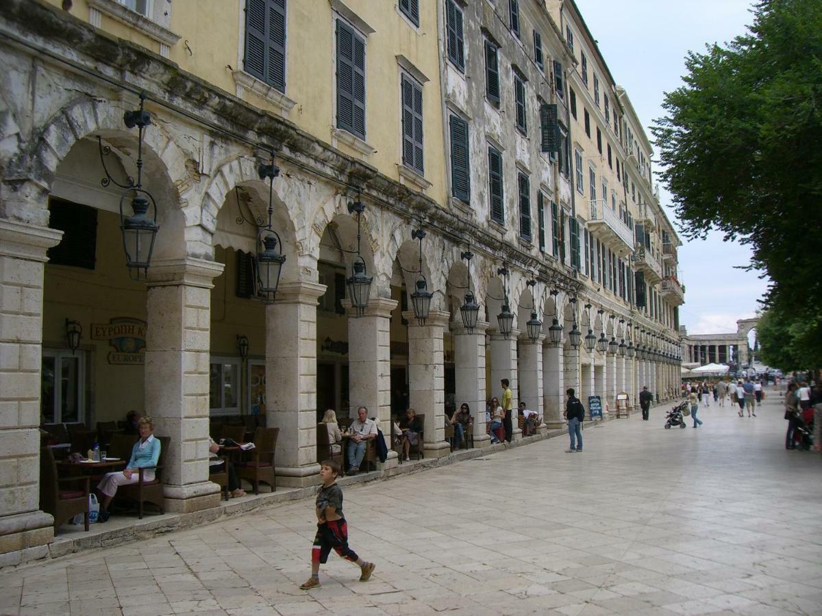 Archontiko Kourkoulos Makrades Luaran gambar