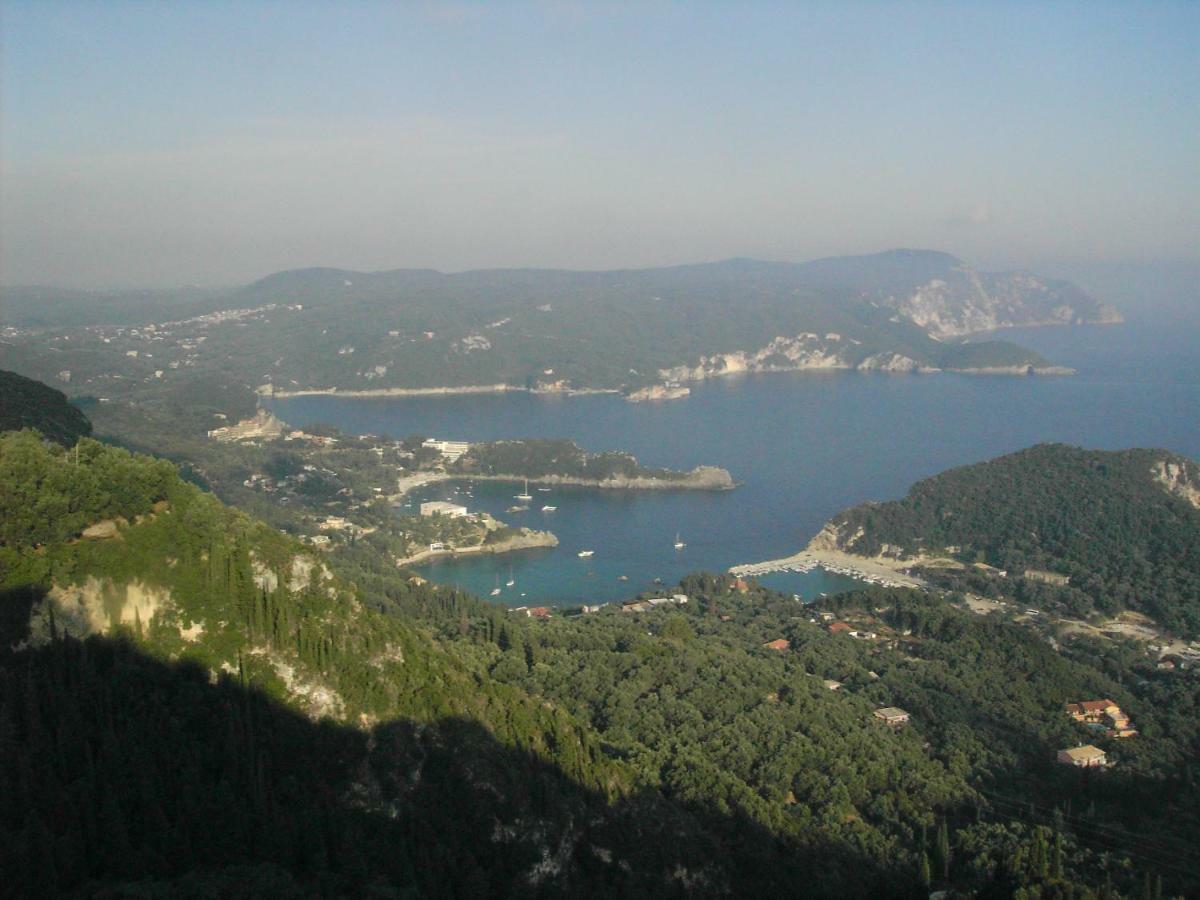 Archontiko Kourkoulos Makrades Luaran gambar